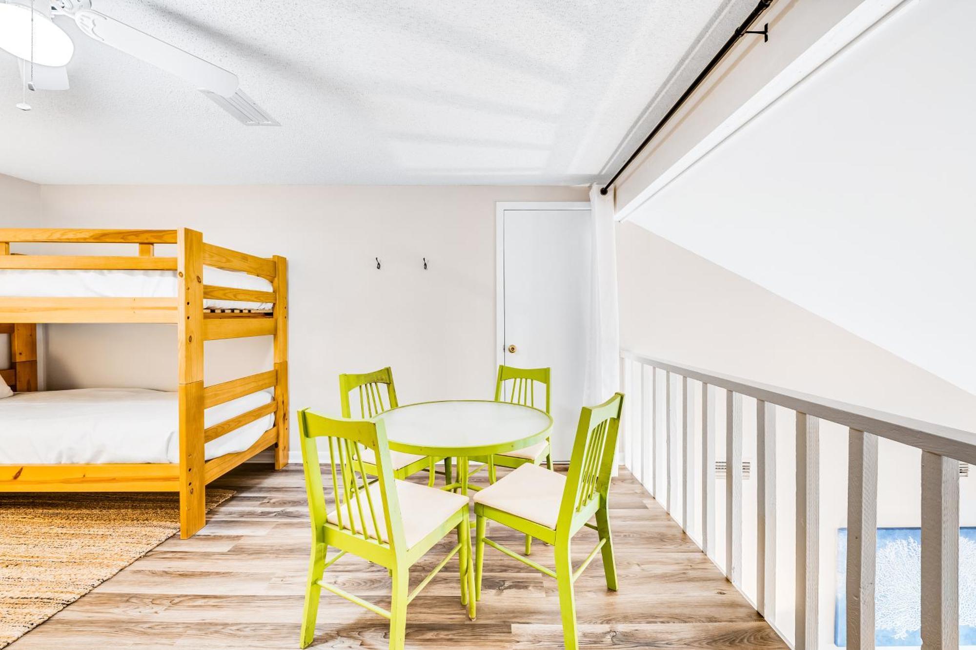 Cotton Bayou 4H Orange Beach Bilik gambar